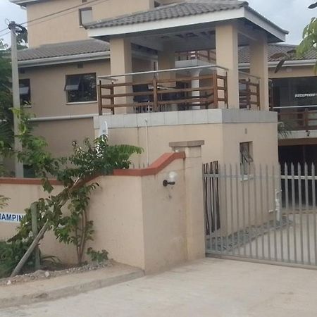Emampingeni Lodge Bizana 外观 照片