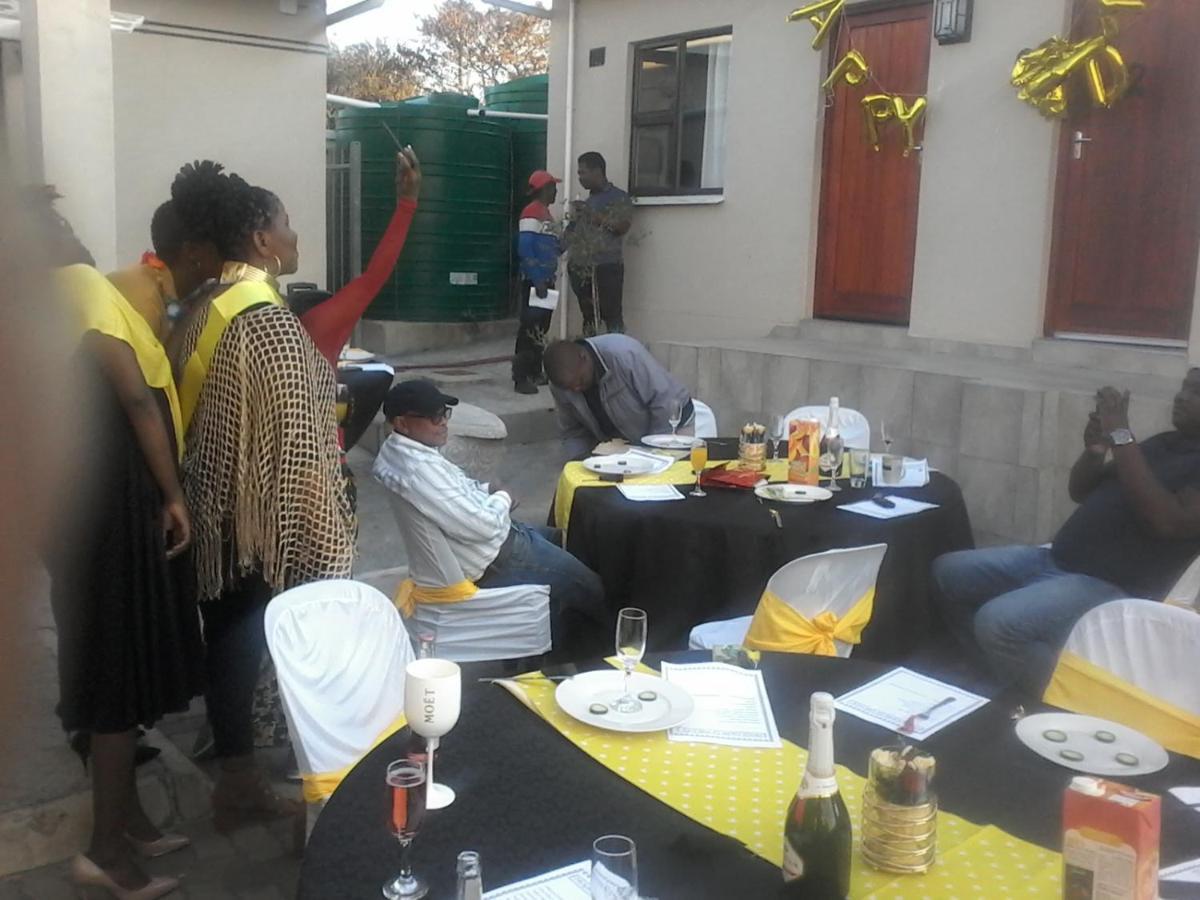 Emampingeni Lodge Bizana 外观 照片