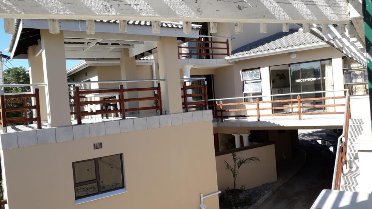 Emampingeni Lodge Bizana 外观 照片