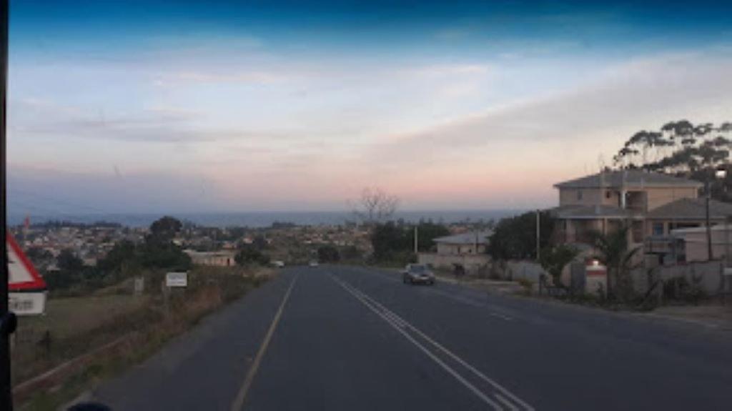 Emampingeni Lodge Bizana 外观 照片