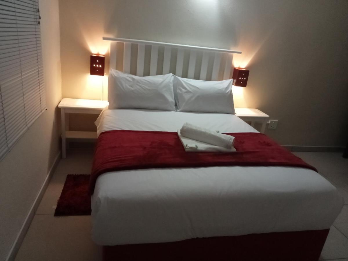 Emampingeni Lodge Bizana 外观 照片