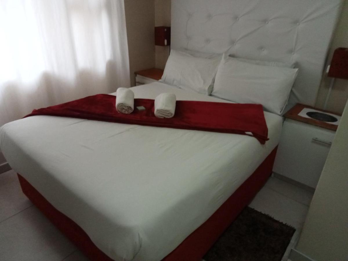 Emampingeni Lodge Bizana 外观 照片
