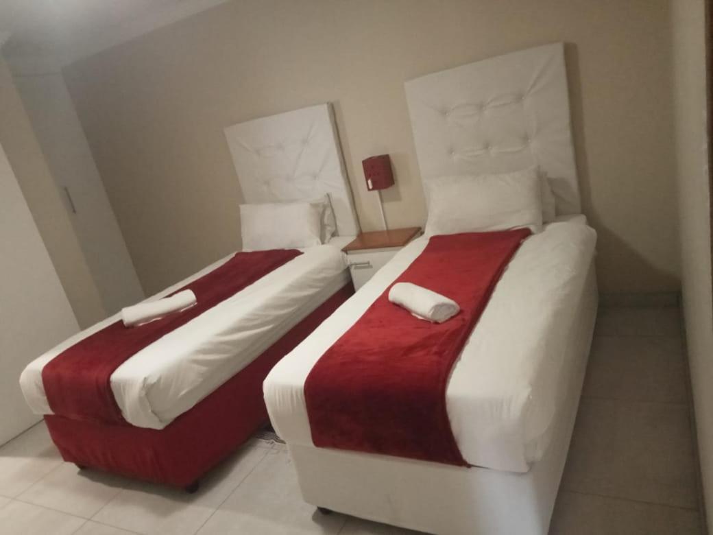 Emampingeni Lodge Bizana 外观 照片