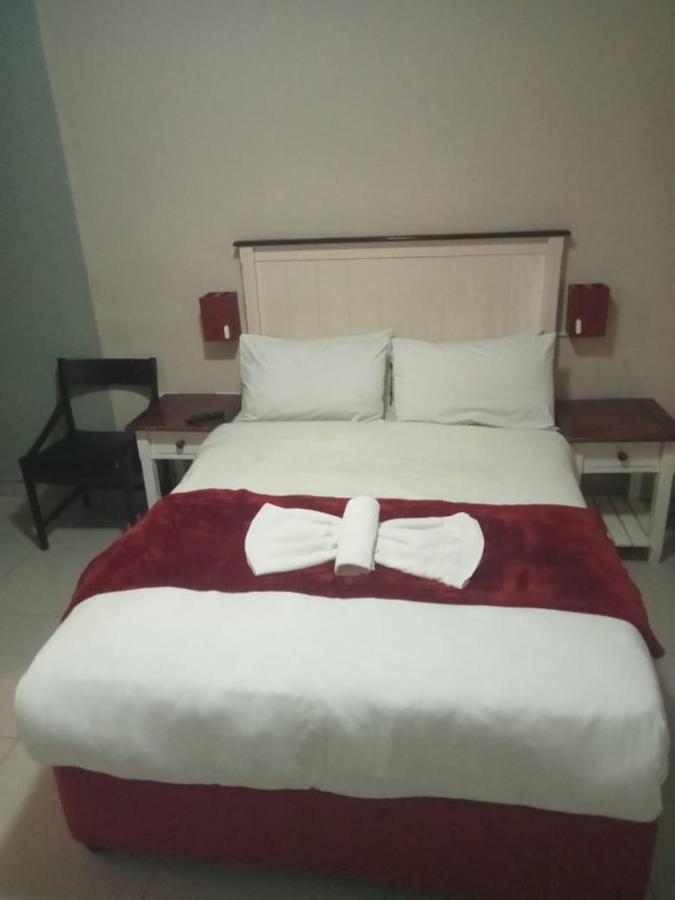 Emampingeni Lodge Bizana 外观 照片