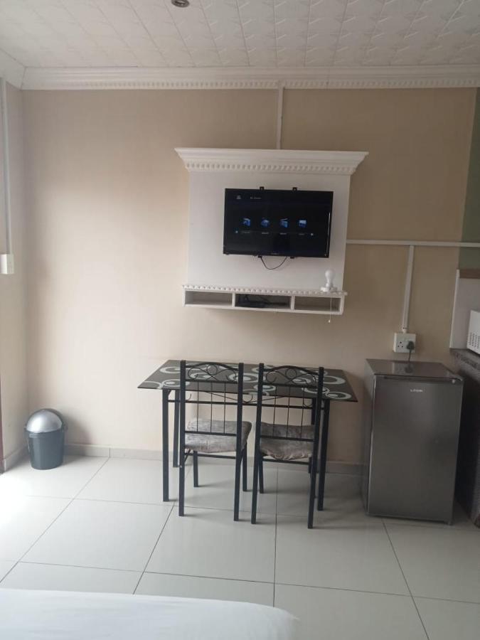 Emampingeni Lodge Bizana 外观 照片