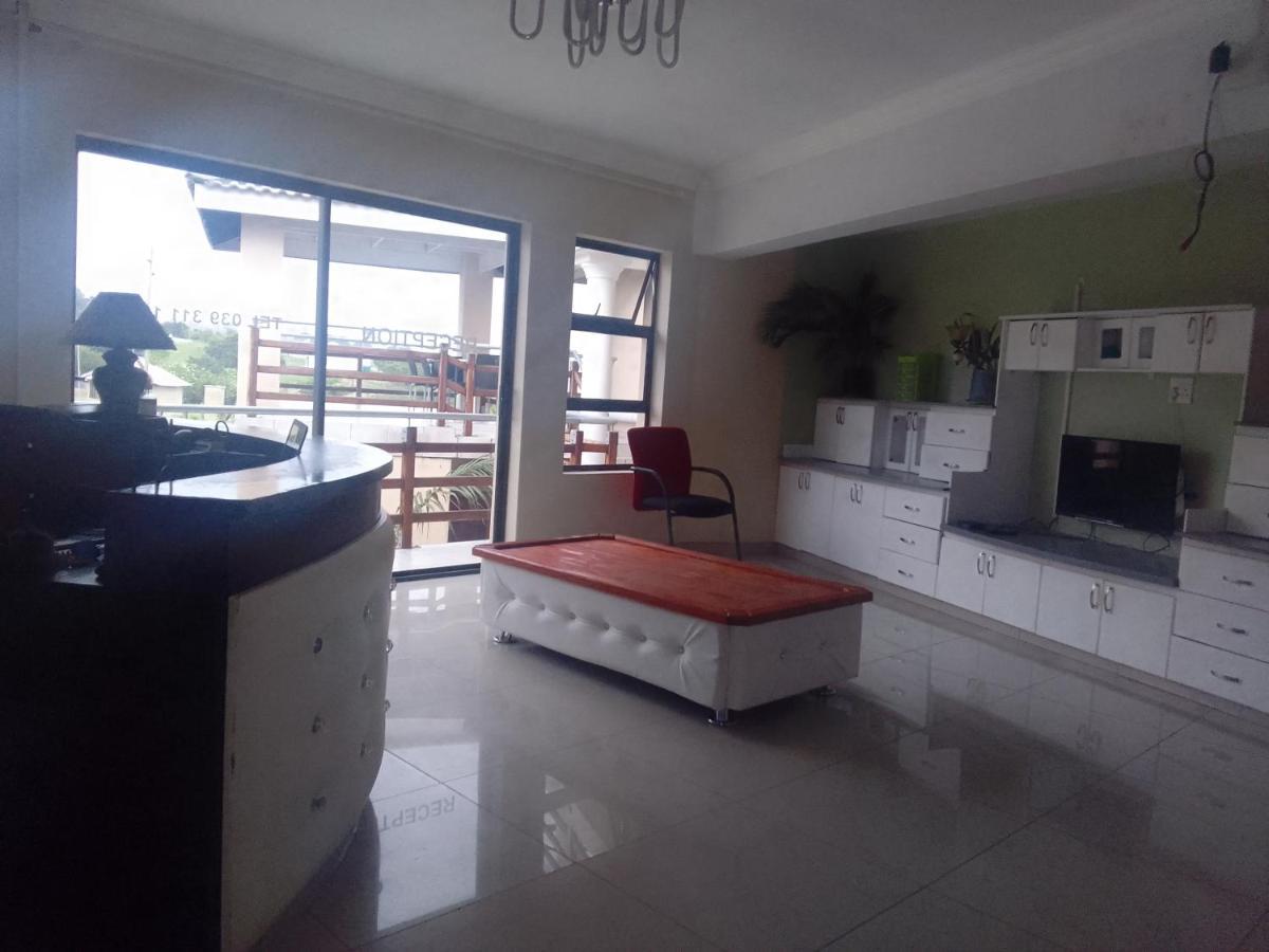 Emampingeni Lodge Bizana 外观 照片