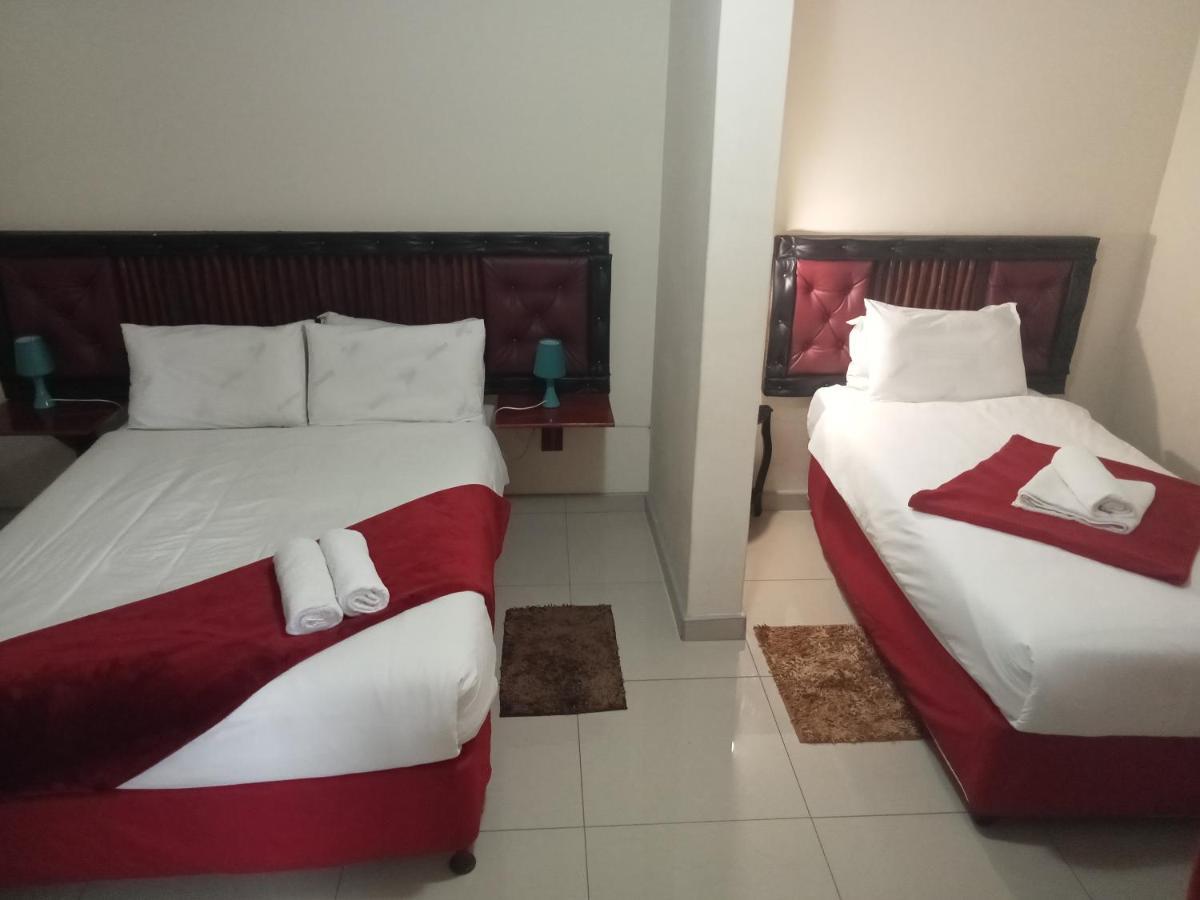 Emampingeni Lodge Bizana 外观 照片