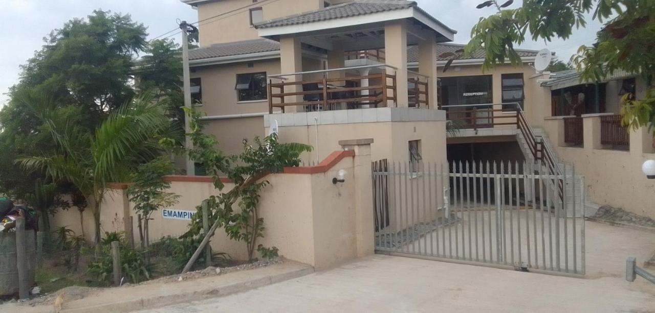 Emampingeni Lodge Bizana 外观 照片