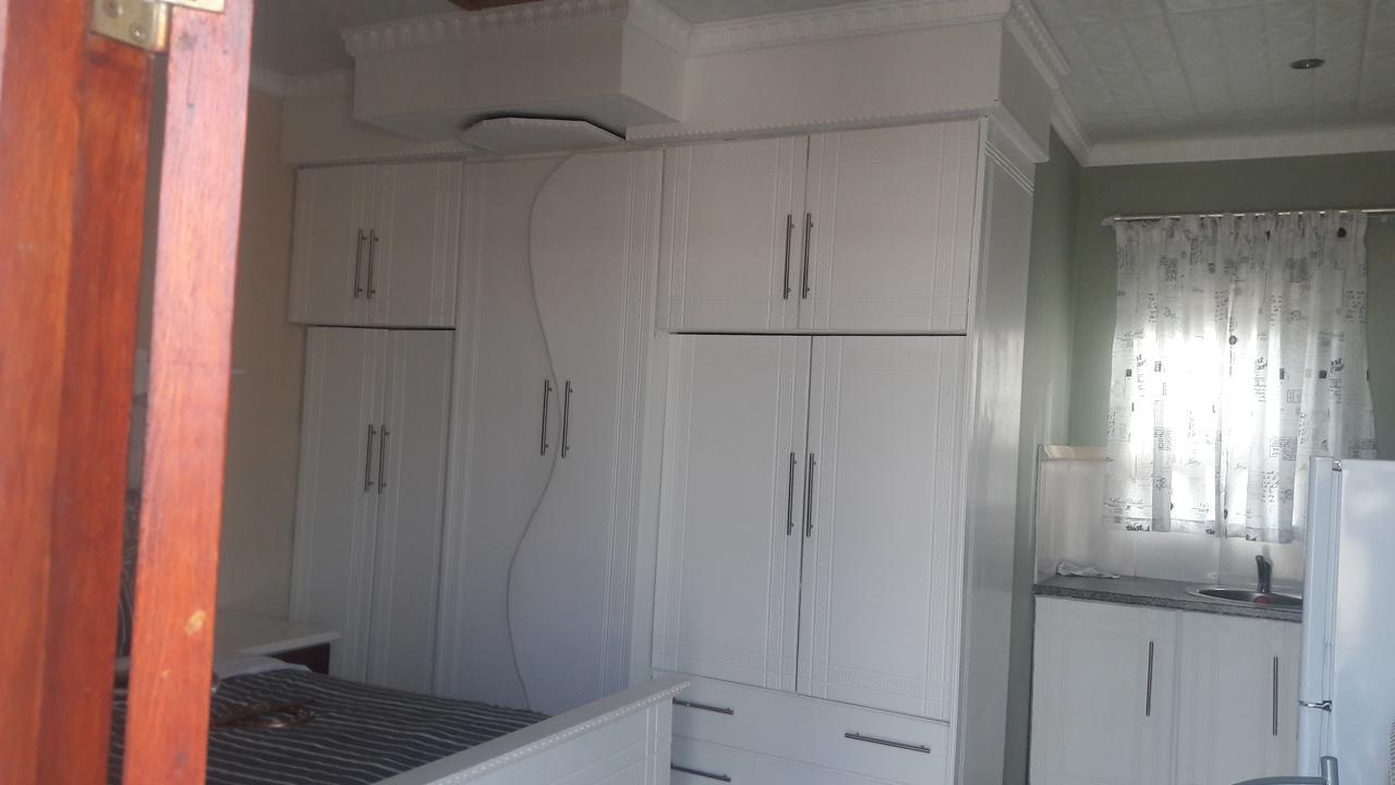 Emampingeni Lodge Bizana 外观 照片