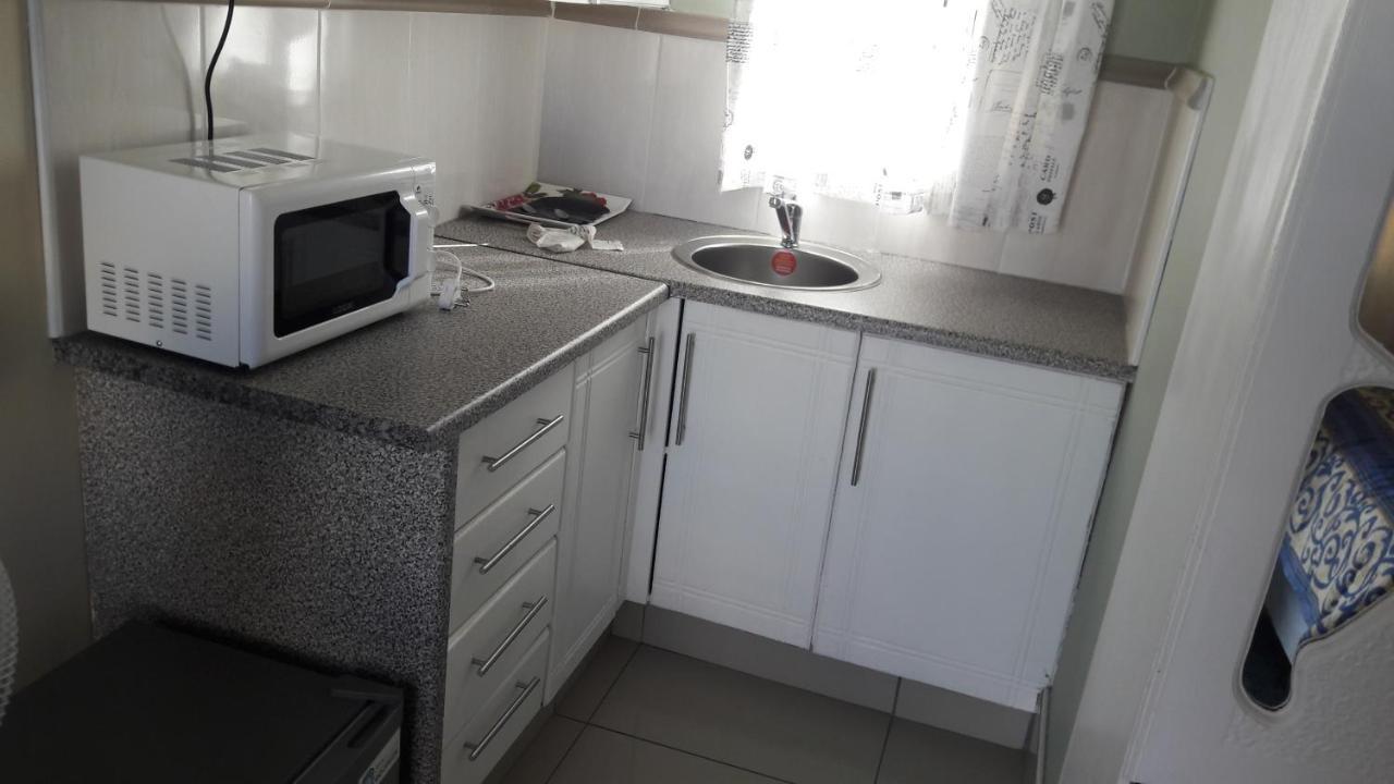 Emampingeni Lodge Bizana 外观 照片