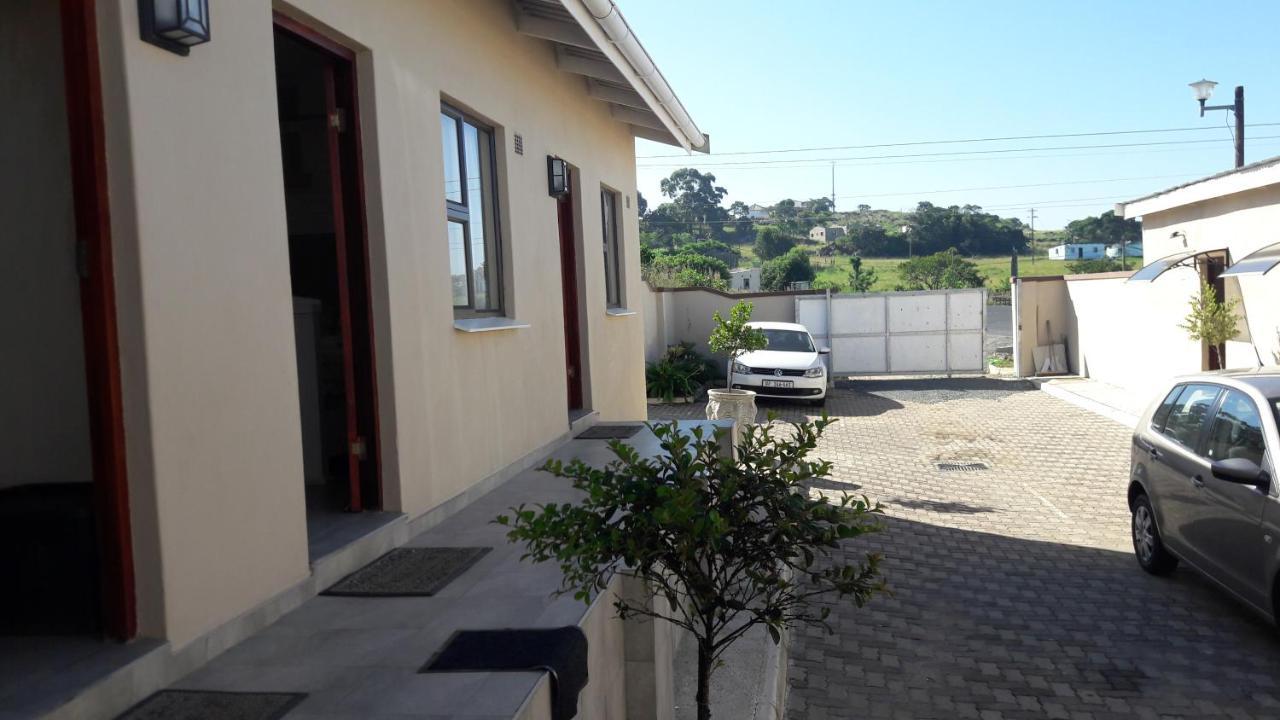 Emampingeni Lodge Bizana 外观 照片