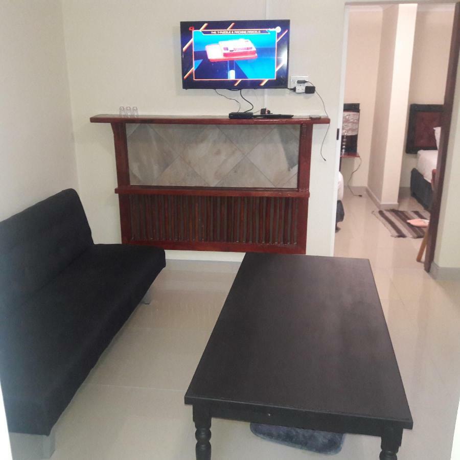 Emampingeni Lodge Bizana 外观 照片